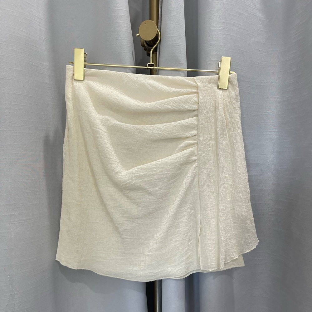 NWT Women’s The HandLoom LA ivory mini skirt
